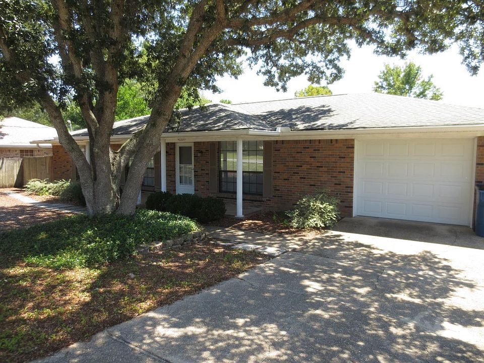 1st image of 313 Shoreline Dr