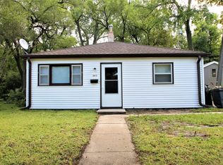 2013 N 40th St, Omaha, NE 68111