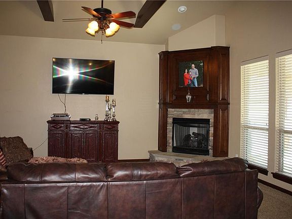 5th image of 17017 Avila Ln