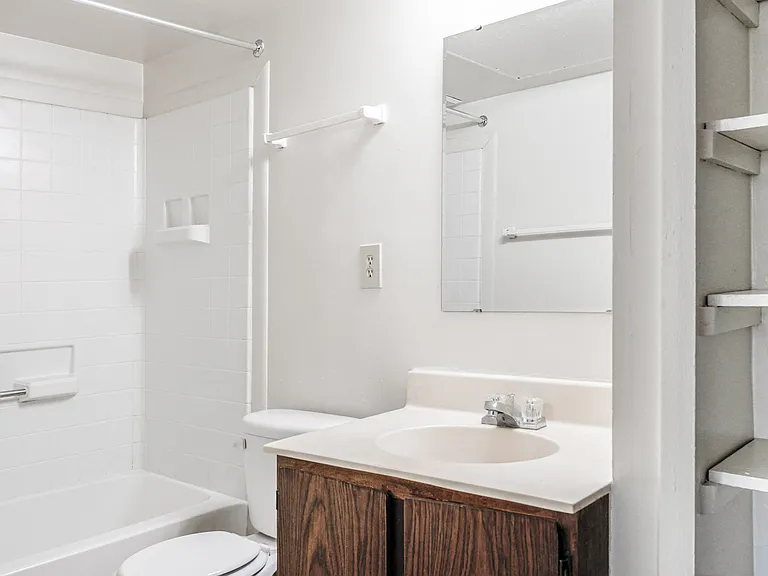 The Timbers Apartments — Photo 8