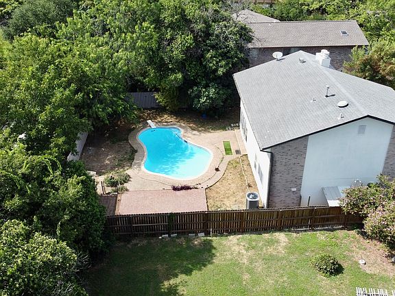 2nd image of 8711 Woods End