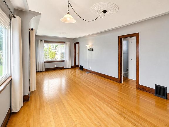 4th image of 1525 Arthur AVENUE