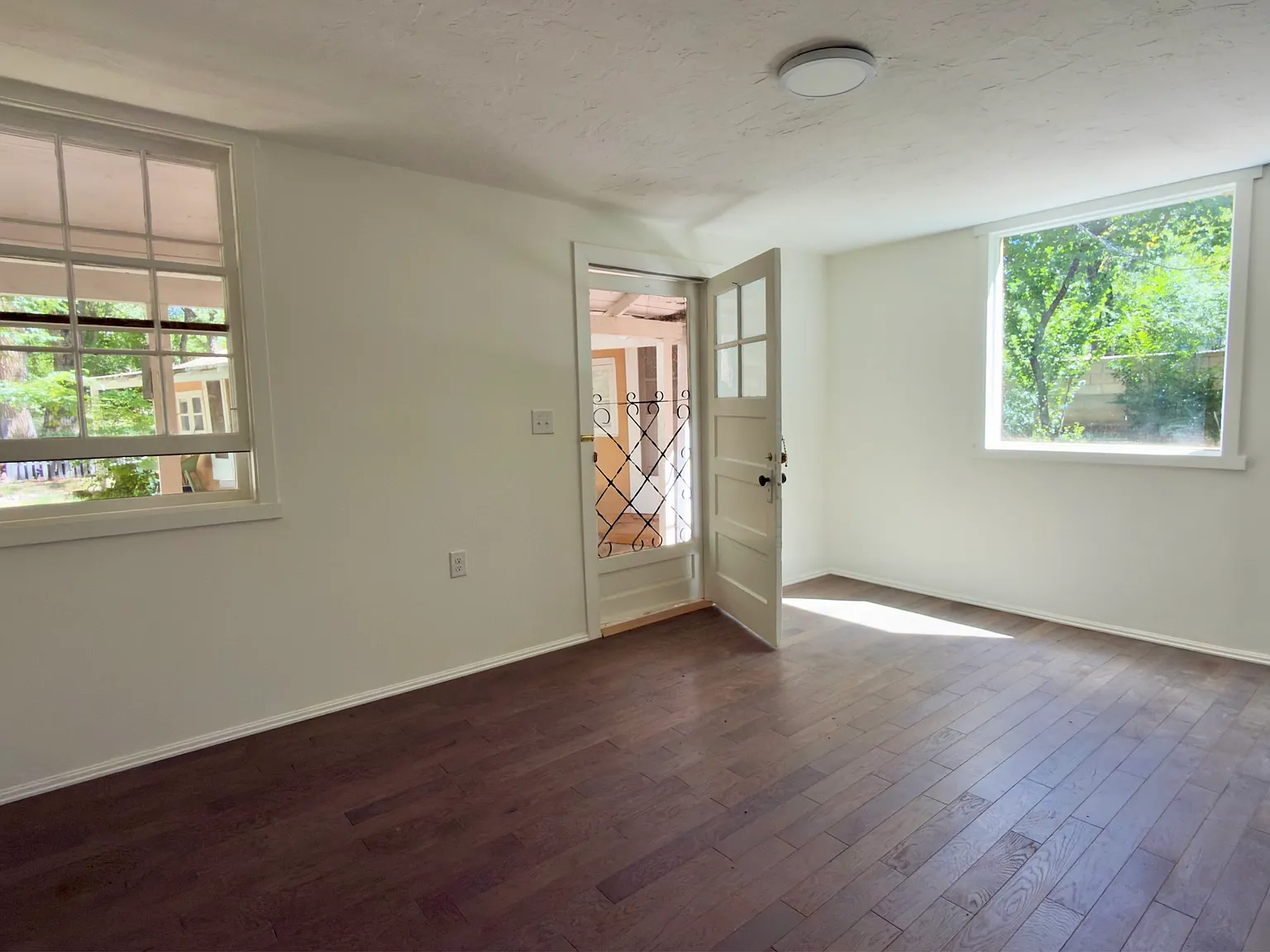 1 bed, $1,300 — Photo 2