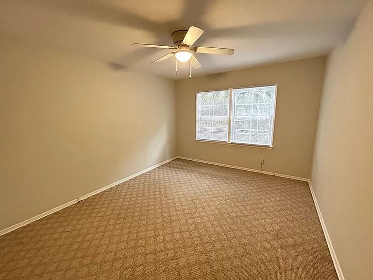 5128 Crown Ave — Photo 10