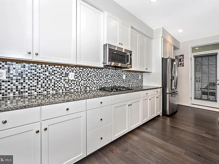 6426 Walcott Ln — Photo 5