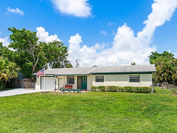 3rd image of 3481 Amberjack Road