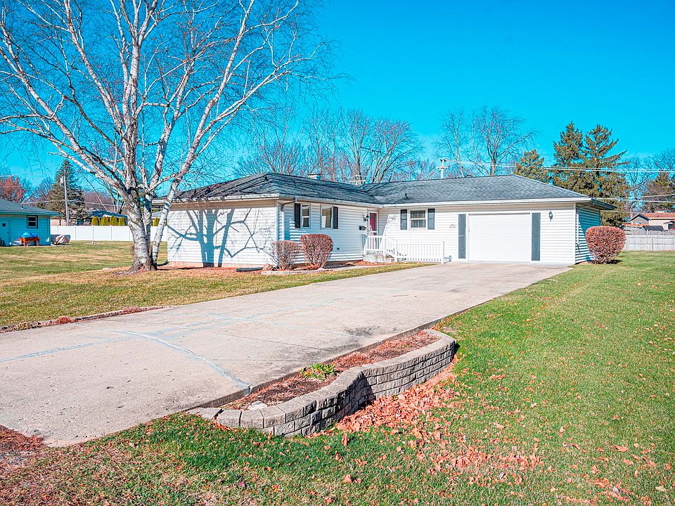 1st image of 2703 Lancaster Dr
