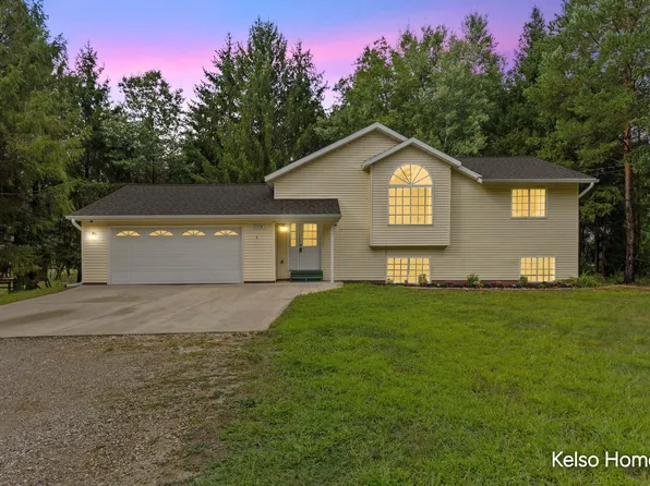 11574 Linda Ln, Gowen, MI 49326