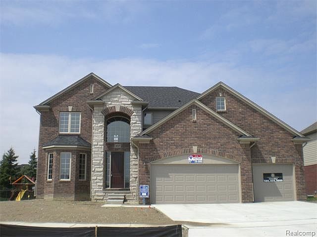 1st image of 48119 Kingston Dr