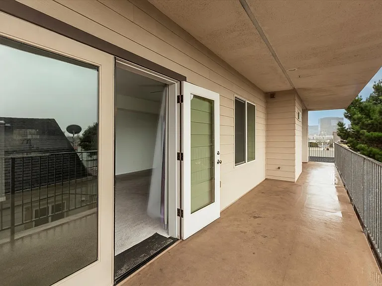 840 Linden Ave #2 — Photo 6