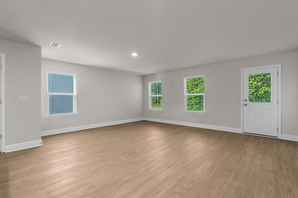 3 bed, 2.5 bath, 1600 sqft, $1,975 — Photo 2