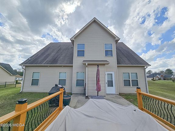 4th image of 140 Chapman Ridge Rd