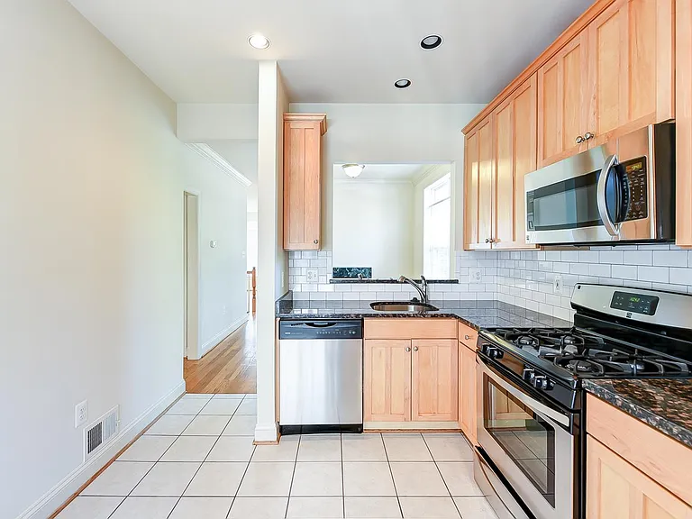3426 Wilson Blvd — Photo 8