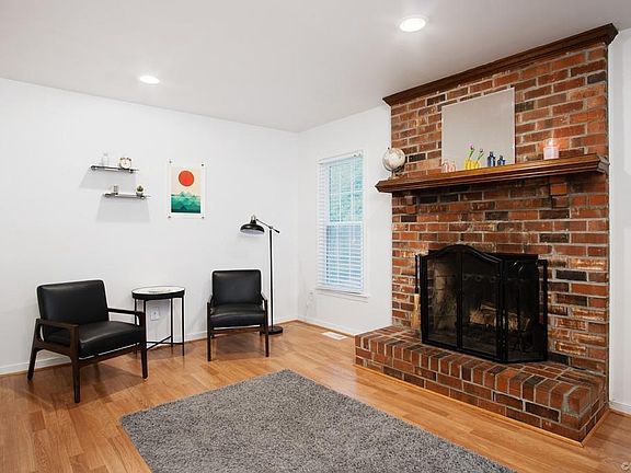 5th image of 805 Clivendon Ct