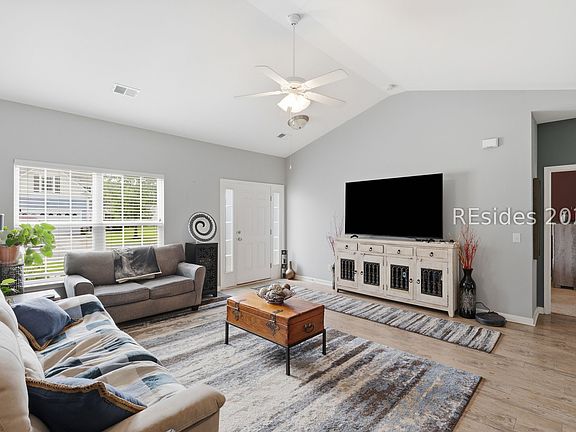 5th image of 21 Sand Live Oak Drive
