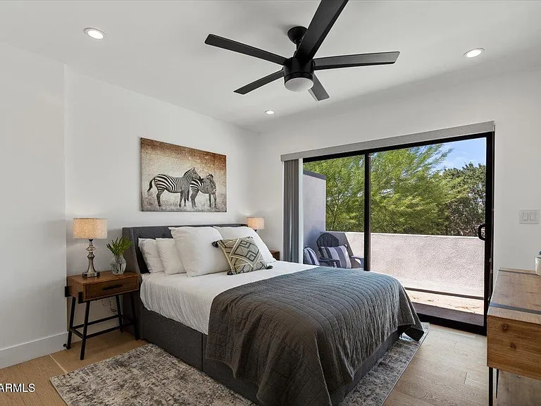230 W Monterosa St — Photo 34