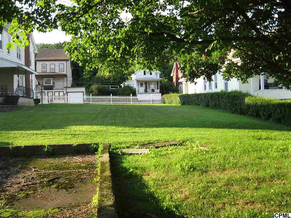 2nd image of 310 W Broad St