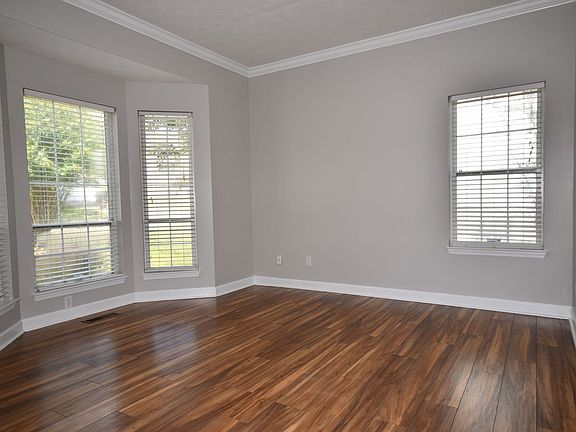 4th image of 8019 Hamilton Mill Dr
