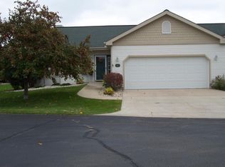 317 Golfview Ln, Elk Rapids, MI 49629