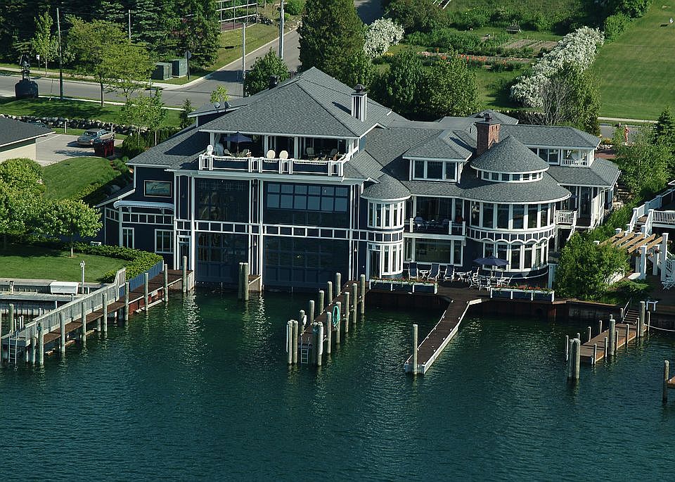 125 Belvedere Ave, Charlevoix, MI 49720 Zillow