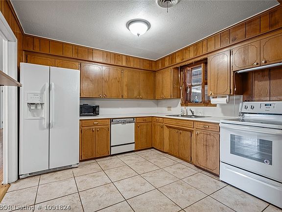 3rd image of 4802 S 34th St