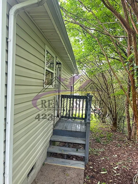 3BD/1BA House with Carport — Photo 3