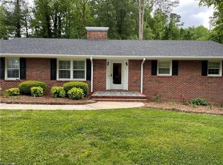 221 Country Club Rd, Mount Airy, NC 27030