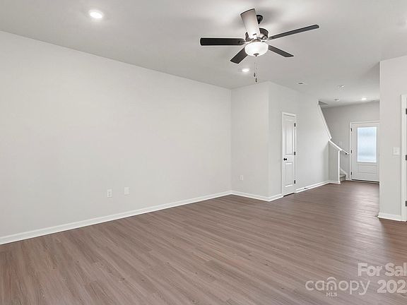3rd image of 3350 Burberry Dr
