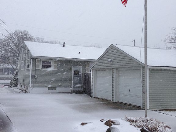 4th image of 138 Wallace Ave