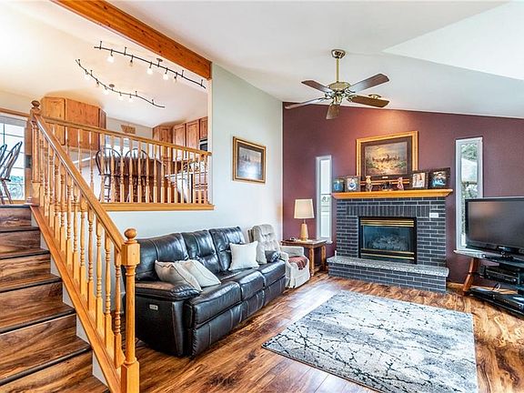 5th image of 291 Wind Cave Cir