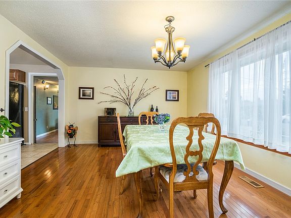 3rd image of 18136 Joy Pl