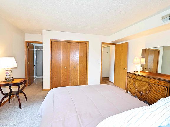 4th image of 6305 S Nashville Ave #1