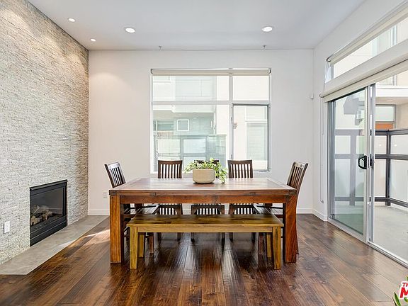 4th image of 11815 Laurelwood Dr Unit 9
