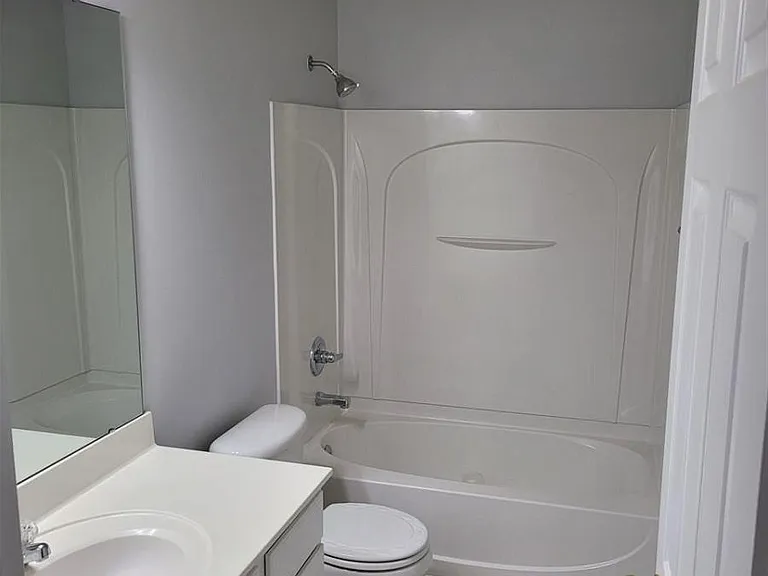 206 Chartwell Dr — Photo 24