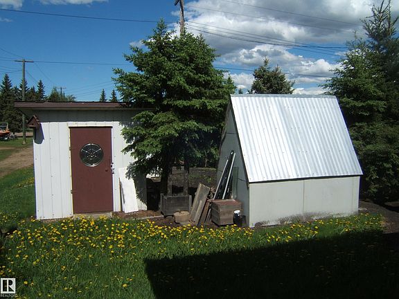 4th image of 4910 53rd Ave
