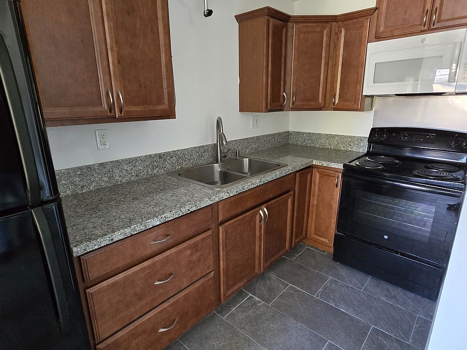 2nd image of 150 Encinal St APT 14