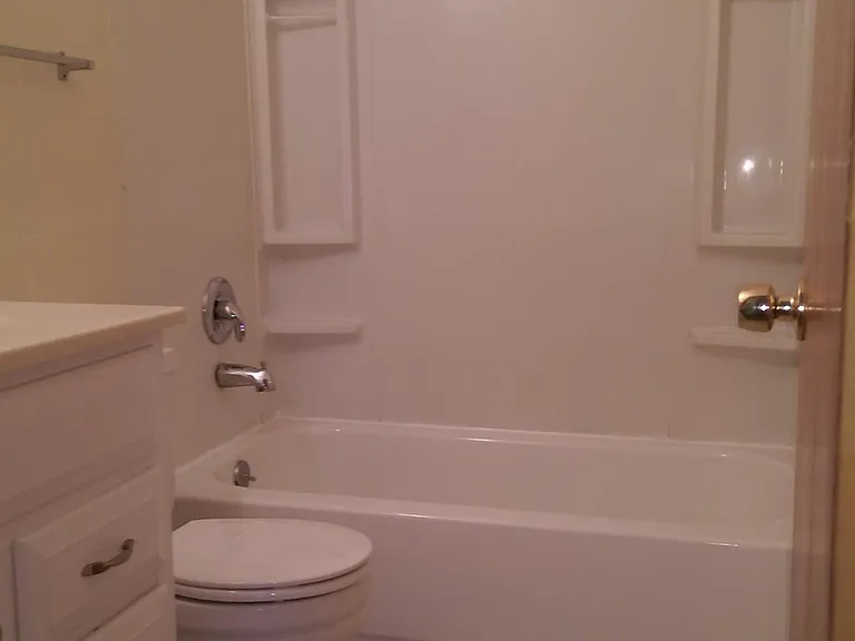 2nd floor full bath