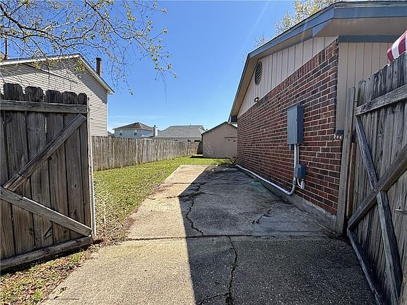 4th image of 2014 Heather Ln