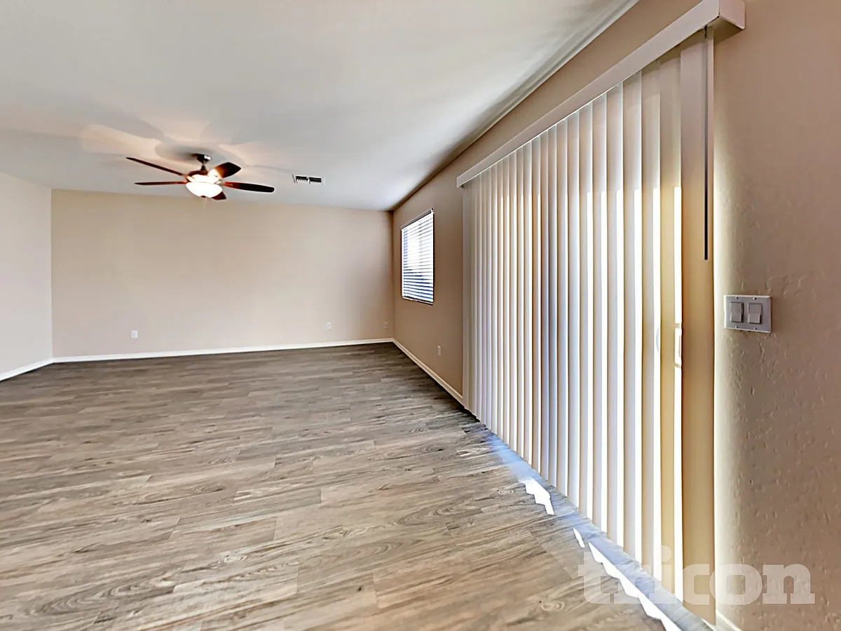 Building Photo - 23683 W Huntington Dr