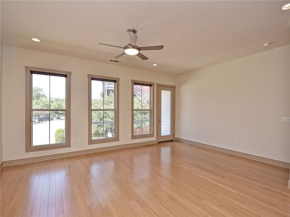 4th image of 2520 Bluebonnet Ln Unit 57