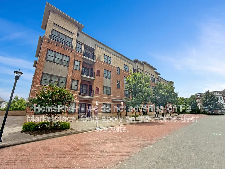 2907 Bleeker St #203 — Photo 17