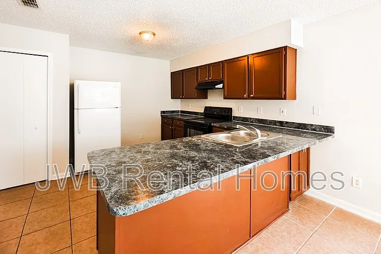 5119 Somerton Ct — Photo 2