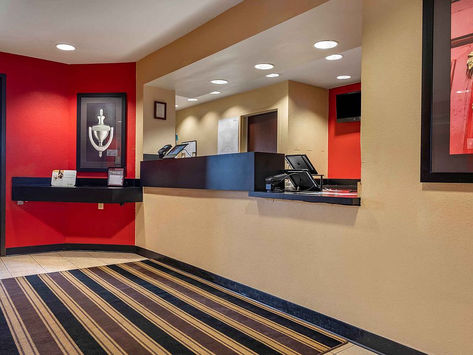 Lobby and Guest Check-in