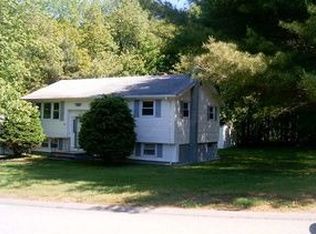 17 Oriole Dr, Dracut, MA 01826