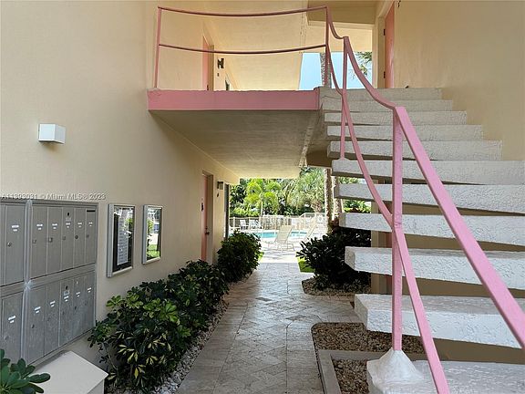 5th image of 2825 NE 33rd Ave APT 204