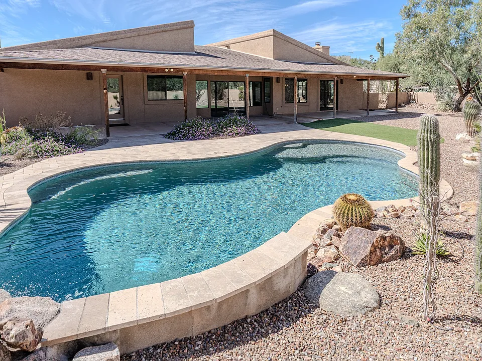 12301 E Hillcrest Cir