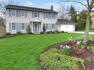 37060 Independence Ct, Solon, OH 44139