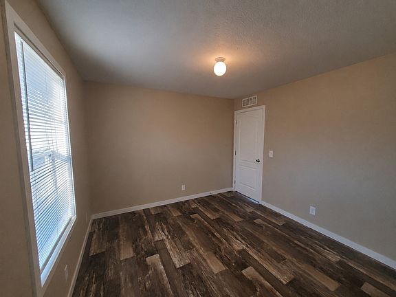 5th image of 15 Starling Hill Dr #240