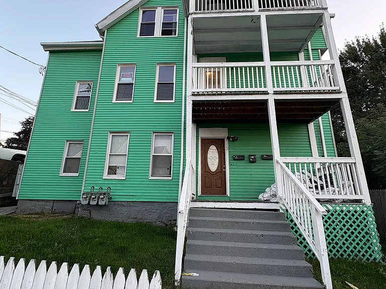 152 E Farm St #3 — Photo 8
