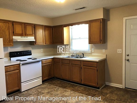 3rd image of 1707 10th St #B